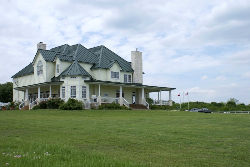 outdoor property and view of house