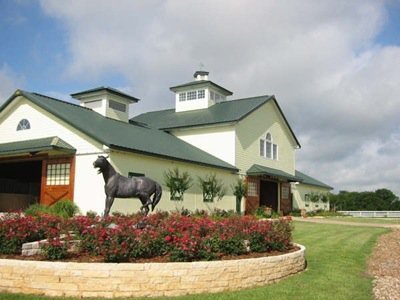 outdoor view of barn